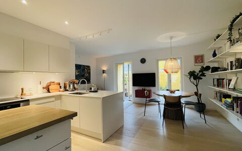 Townhouse- Nørrebro - 2 Levels - 4 People: Frokostlokale, Køkken, Stue