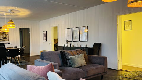 Pedestrian Street - Center - 7 Br - 14 Guests: Stue