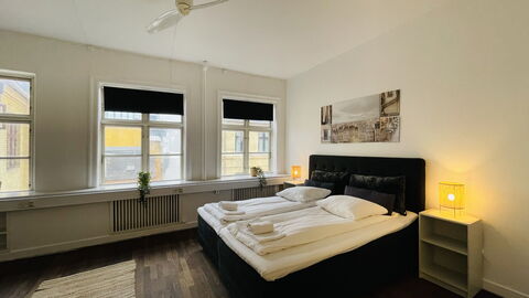 Pedestrian Street - Center - 7 Br - 14 Guests: soveværelse