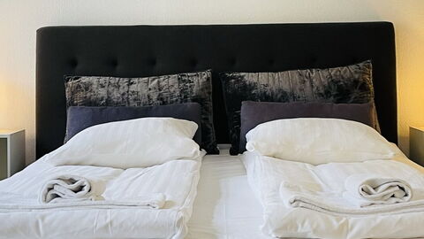 Pedestrian Street - Center - 7 Br - 14 Guests: soveværelse