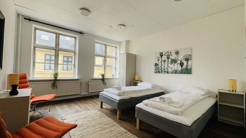 Pedestrian Street - Center - 7 Br - 14 Guests: soveværelse