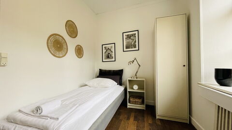 Pedestrian Street - Center - 7 Br - 14 Guests: soveværelse