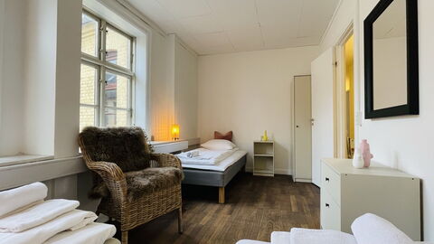 Pedestrian Street - Center - 7 Br - 14 Guests: soveværelse