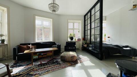 Vesterbro - 2 Br - Cozy - Metro - Tivoli -4 People: soveværelse, Stue