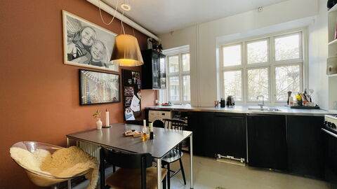 Vesterbro - 2 Br - Cozy - Metro - Tivoli -4 People: Frokostlokale, Køkken