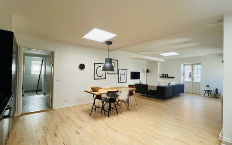 Center - 3 Br - 6 People - Close To Metro: Frokostlokale, Stue