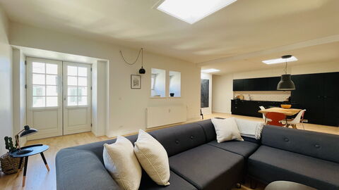 Center - 3 Br - 6 People - Close To Metro: Frokostlokale, Køkken, Stue