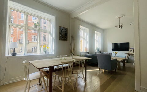 Frederiksberg - 2 Br - 4 People - Perfect For Fami: Frokostlokale, Stue