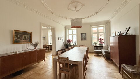 Close To Tivoli - 4 Br - 8 People - Huge Apartment: Andet værelse, Frokostlokale, Stue