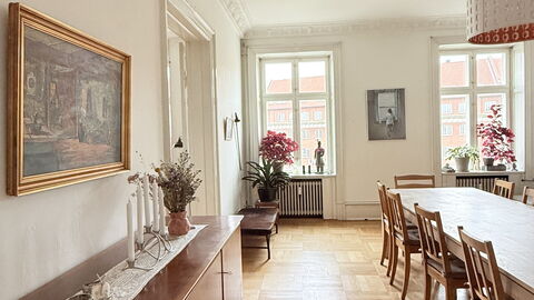 Close To Tivoli - 4 Br - 8 People - Huge Apartment: Andet værelse, Frokostlokale, Stue