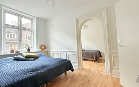 Center - 3 Br - 5 People - Close To Metro- Balcony: soveværelse