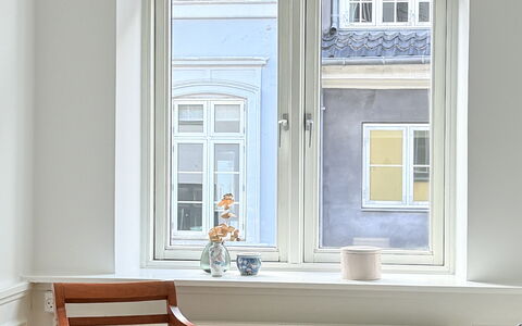 Center - 3 Br - 5 People - Close To Metro- Balcony: Stue