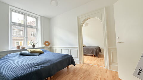 Center - 3 Br - 5 People - Close To Metro- Balcony: soveværelse