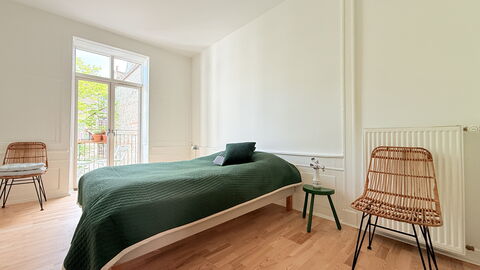 Center - 3 Br - 5 People - Close To Metro- Balcony: soveværelse