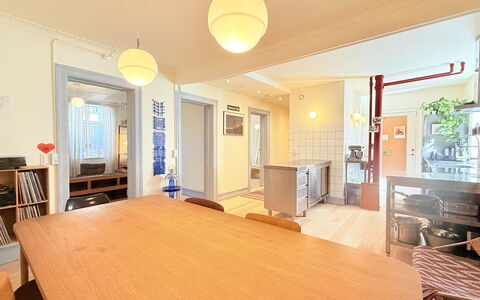 Nørrebro - Cozy Area - 2 People -1 Br: Frokostlokale, Køkken