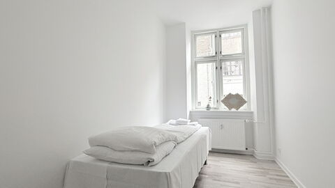 Center - 3 Br - 4 People - Close to Metro: soveværelse