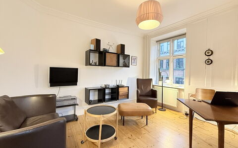 Cozy Area - Super Location - 2 Br: Stue