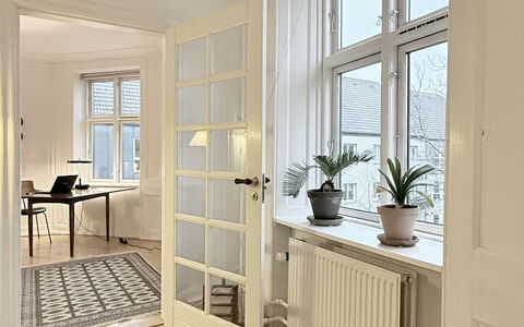 Cozy Area - Super Location - 2 Br: Andet værelse