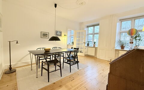 Cozy Area - Super Location - 2 Br: Frokostlokale