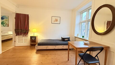 Cozy Area - Super Location - 2 Br: soveværelse