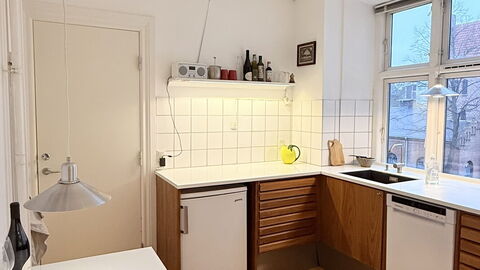 Cozy Area - Super Location - 2 Br: Køkken