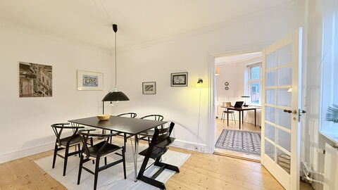 Cozy Area - Super Location - 2 Br: Frokostlokale