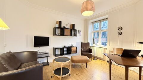 Cozy Area - Super Location - 2 Br: Stue