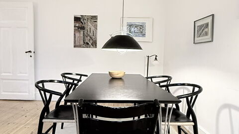 Cozy Area - Super Location - 2 Br: Frokostlokale