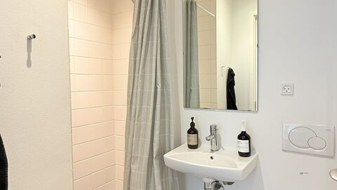 Close to Metro - 3 Br- 5 People: Badeværelse