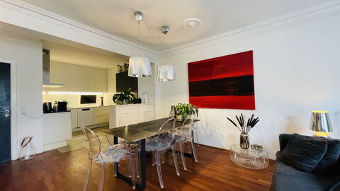 Hellerup - Close to Train - 6 People - 2 Levels: Frokostlokale, Køkken