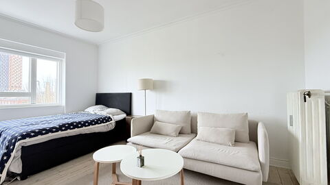 Nørrebro - Studio - 2 People - 2 Balcony: soveværelse, Stue