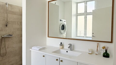 Center - 3 Br - 6 Pax - Acces to Rooftop: Badeværelse