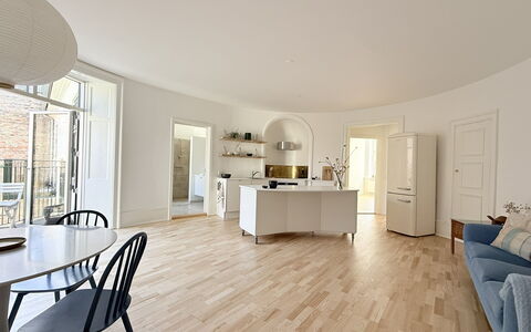 Center - 3 Br - 4 People - Close to Metro: Frokostlokale, Køkken, Stue