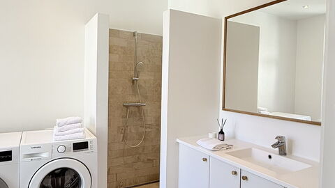 Center - 3 Br - 4 People - Close to Metro: Badeværelse