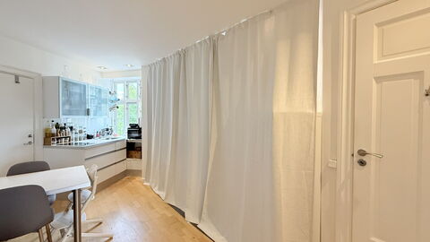 Nørrebro - 1 Br - 3 People - Close Metro: Frokostlokale, Køkken, Stue