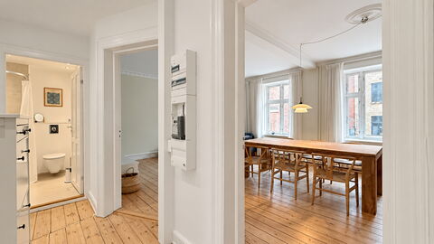 Nørrebro - 4 People - 2 Br - Close to Lakes: Stue