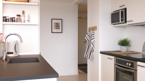 Islands Brygge - Nice View 8th Floor: Frokostlokale, Køkken, Stue