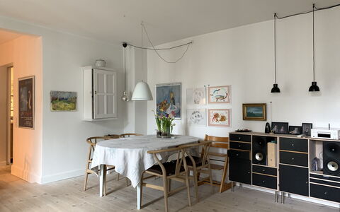 Close To The Lakes - Close To Center